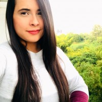 Luisa Guarin, autor del poema'Huyamos''